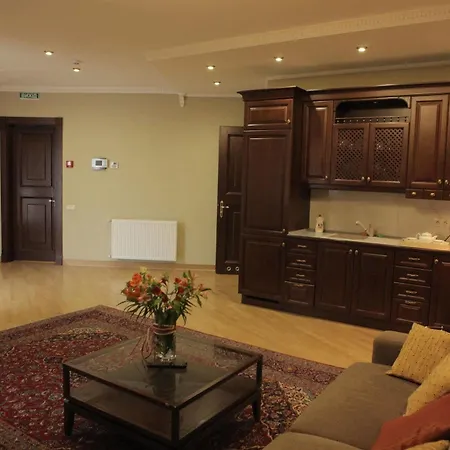 British Club Hotel 4*