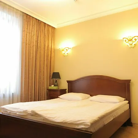 British Club Hotel 4*