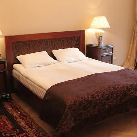 British Club Готель