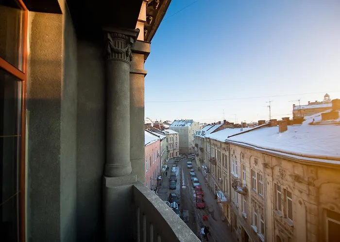 British Club Hotel 4*