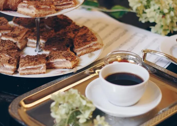 British Club ホテル 4*