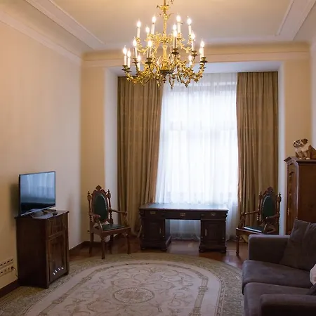 Szálloda British Club 4*