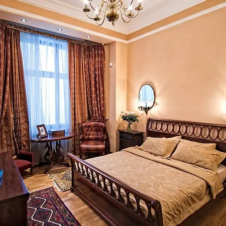 British Club Szálloda 4*